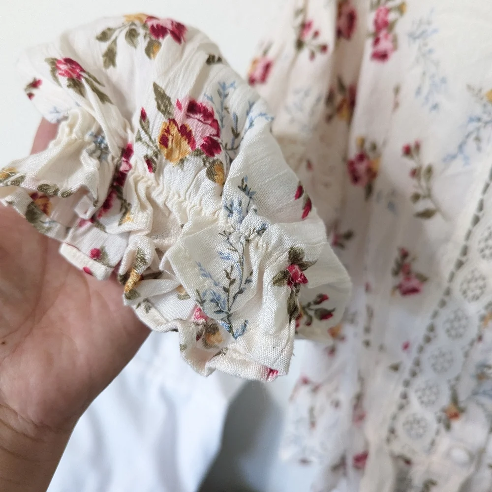 Angie Floral Lace Blouse - Cream and Red - Picture 8 of 10